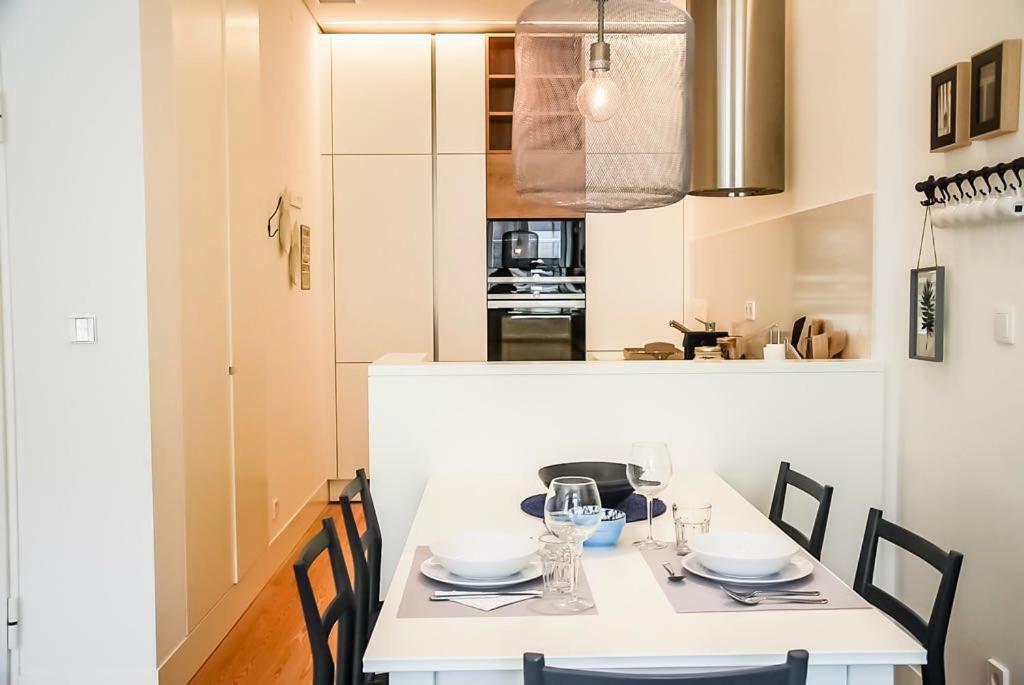 Luxury And Beautiful In Chiado Apartamento
